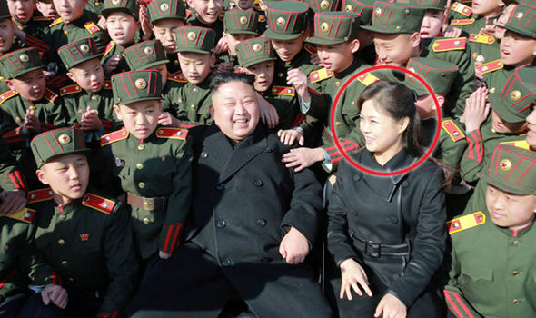Vợ Kim Jong-un tái xuất sau nhiều tháng “biến mất” - 1