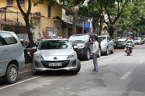 “Đòi” lại vỉa hè: Chủ tịch HN trăn trở lo việc cho hộ bán trà đá - 2