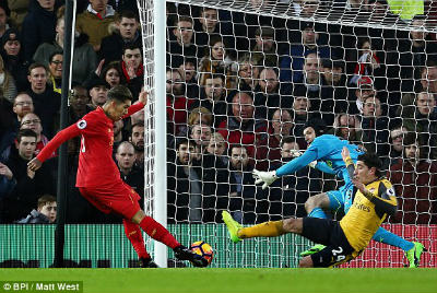 Chi tiết Liverpool - Arsenal: Đòn phản công sắc lẹm (KT) - 4