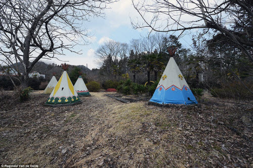 Rợn người các công viên giải trí bỏ hoang ở Nhật - 8