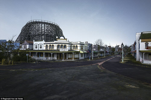 Rợn người các công viên giải trí bỏ hoang ở Nhật - 12