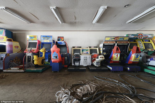 Rợn người các công viên giải trí bỏ hoang ở Nhật - 14