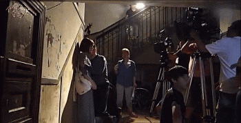 Cười ra nước mắt với hậu trường "cảnh nóng" của sao châu Á - 23