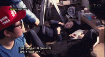 Cười ra nước mắt với hậu trường "cảnh nóng" của sao châu Á - 13