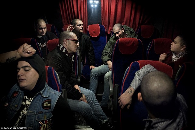 Ảnh: Thâm nhập hang ổ phát xít mới giữa lòng châu Âu - 9