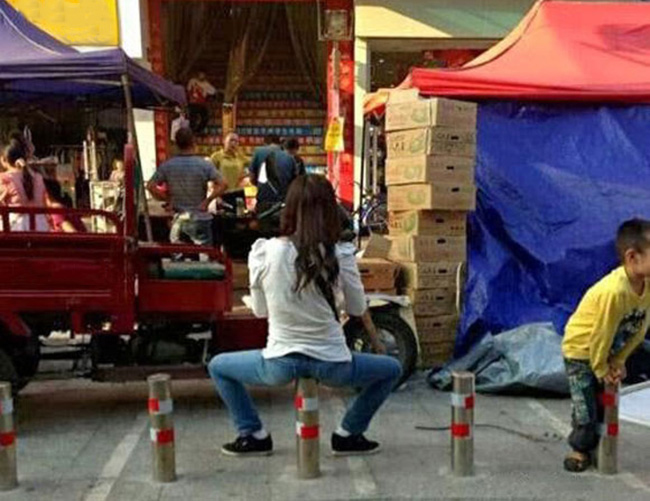 Không biết "chiêu thức" cô ấy sử dụng là gì vậy nhỉ?
