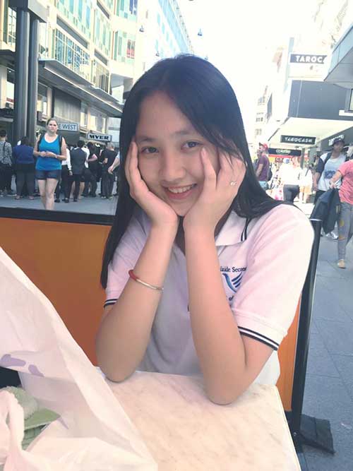 “Em vợ” 14 tuổi của Hồ Quang Hiếu chân dài như siêu mẫu - 1