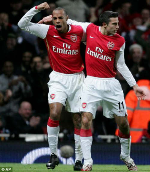 Arsenal: Sanchez tháo chạy vì &#34;quá chán&#34; Wenger - 2