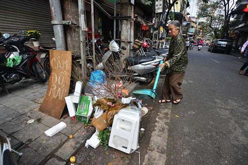 14 đối tượng chiếm vỉa hè bị Chủ tịch Chung “điểm mặt” - 12