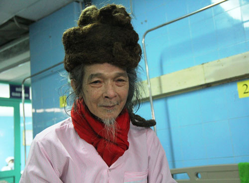 Cụ ông 76 tuổi với mái tóc đặc biệt hơn 30 năm chưa cắt - 1