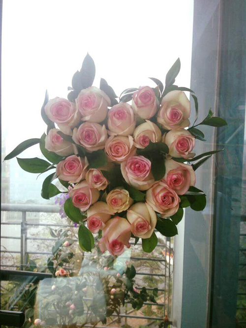 Học bà mẹ Hà thành cắm hoa cực đẹp cho ngày 8/3 - 12