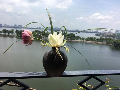 Học bà mẹ Hà thành cắm hoa cực đẹp cho ngày 8/3 - 5