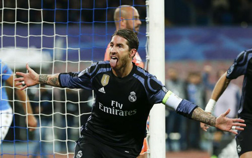 Real Madrid: Sẽ ra sao nếu Ramos lên đá cặp Ronaldo? - 1
