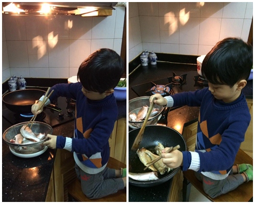 "Soái ca" 6 tuổi vào bếp nấu cơm tặng mẹ hút nghìn like - 2
