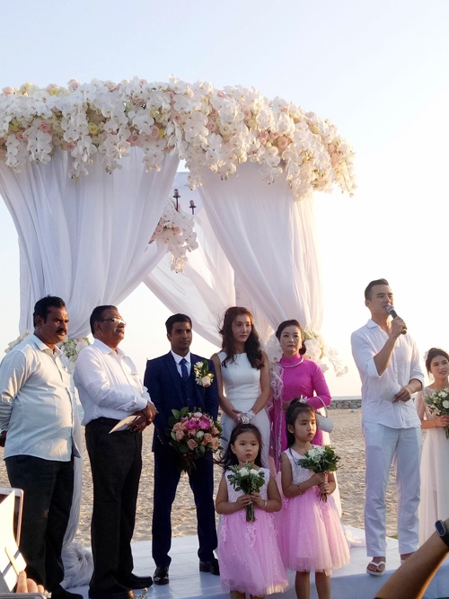 Lễ cưới lung linh trên bãi biển của Nguyệt Ánh và chồng Ấn Độ - 1
