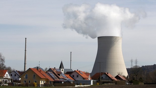 5 nhà máy điện hạt nhân Đức đóng cửa vì máy bay Ấn Độ - 1