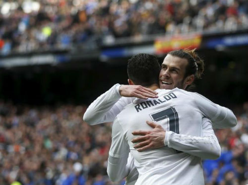 Ronaldo bị &#34;đánh hội đồng&#34; ở Real: Bale lên tiếng phân bua - 1
