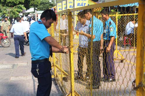 Lấy vỉa hè làm “của riêng”, điện máy Chợ Lớn bị phạt nặng - 3