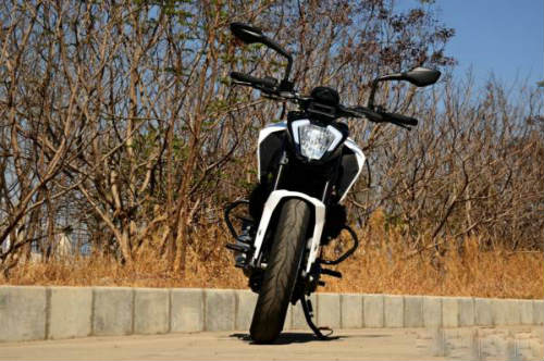 Muốn mua xe côn chọn KTM 250 Duke hay Yamaha FZ25? - 4