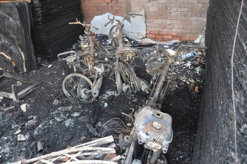 Đưa thi thể 4 nạn nhân vụ cháy ở SG về quê lo hậu sự - 1