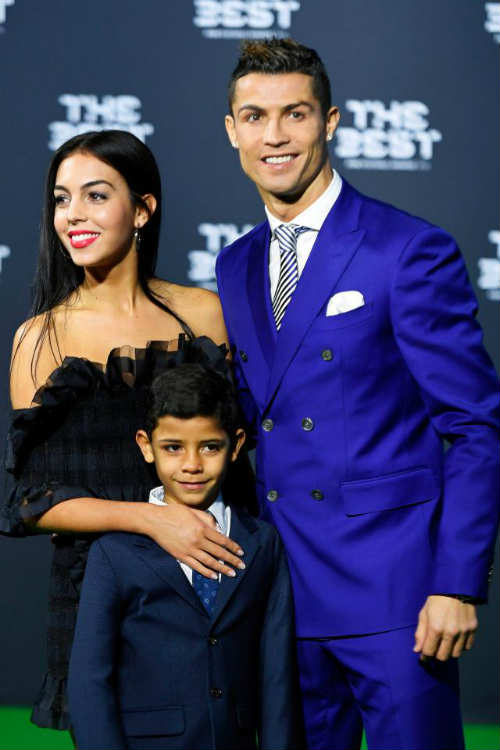Ronaldo lại có con: Nghi báo chí Anh bịa chuyện - 1