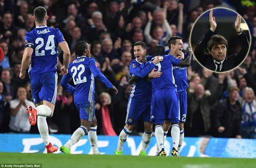 Conte lại đánh bại Mourinho: Nghệ thuật... "ăn may" - 2