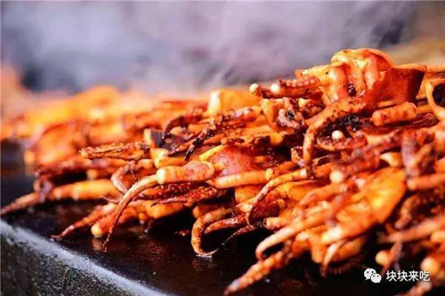 Bỏ túi ngay 10 khu phố tràn ngập đồ ăn ngon ở TQ - 6