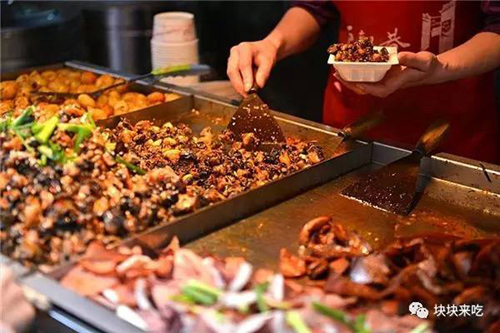 Bỏ túi ngay 10 khu phố tràn ngập đồ ăn ngon ở TQ - 15