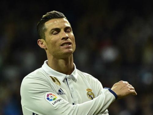 Ronaldo bất ngờ bị đồng hương biểu tình phản đối - 1