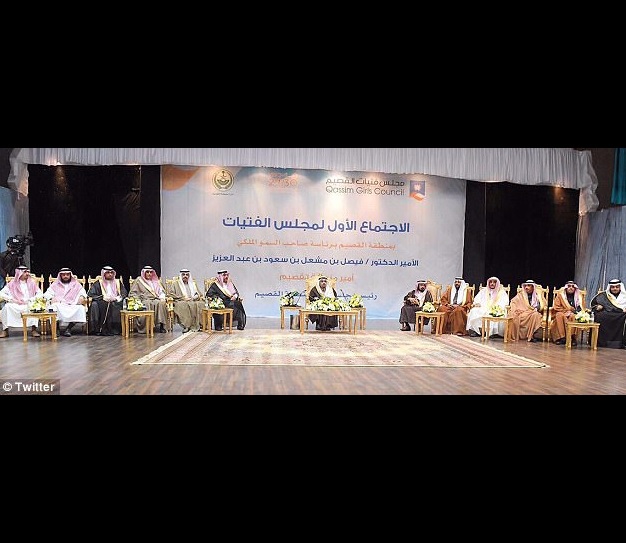 Ả Rập Saudi thành lập hội đồng nữ giới... toàn nam - 1