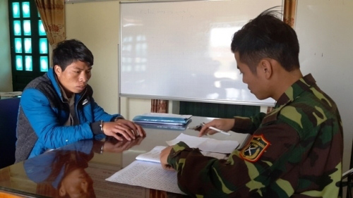 Quái chiêu của tú ông dụ "hoa rừng" qua biên giới - 2