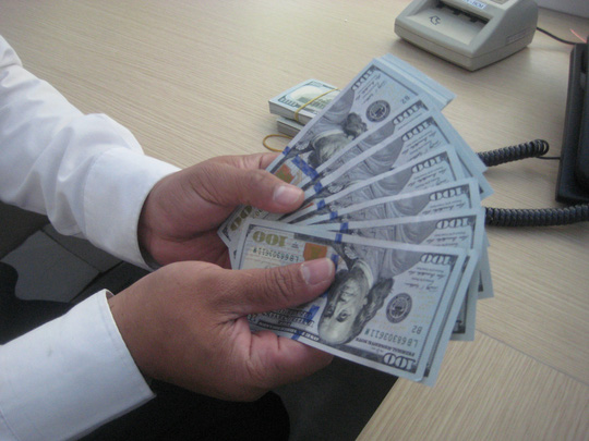 USD bất ngờ tăng giá - 1