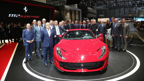 Cận cảnh "quái thú tốc độ" Ferrari 812 Superfast - 6