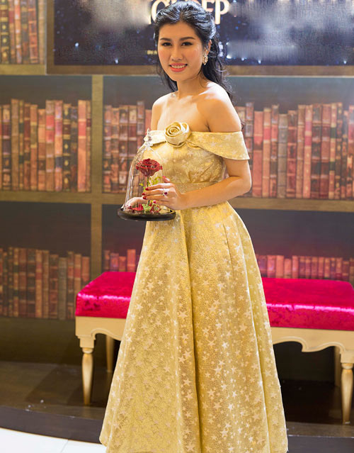 "Hoa hậu" Next Top chơi trội với xế 3 tỷ đi sự kiện - 6