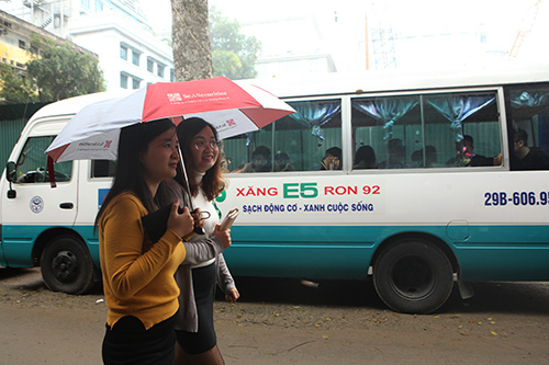 Chiêu độc: Hoán cải xe khách thành quán bún chả sau “cơn lốc” dẹp vỉa hè - 2
