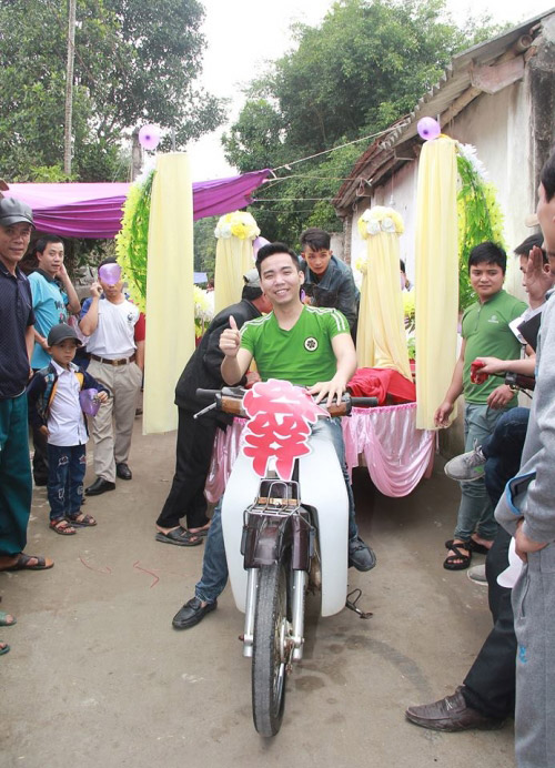 Độc đáo màn rước dâu bằng xe chở lúa ở Thanh Hóa - 1
