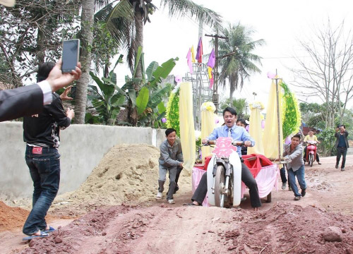 Độc đáo màn rước dâu bằng xe chở lúa ở Thanh Hóa - 7