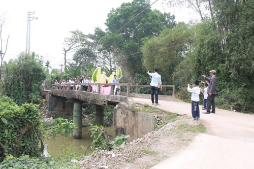 Độc đáo màn rước dâu bằng xe chở lúa ở Thanh Hóa - 9