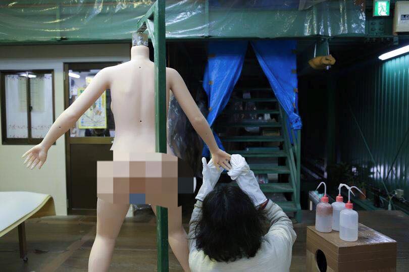 Bên trong nhà máy búp bê tình dục lâu đời nhất Nhật Bản - 6