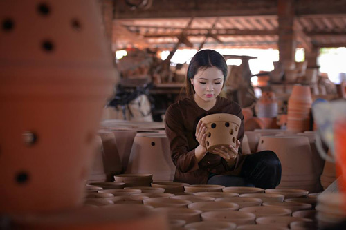 Bộ ảnh làm gốm của hai cô gái trẻ "đốn tim" dân mạng - 6