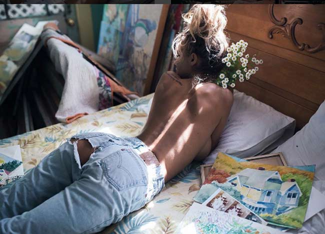 Bồ cũ Justin Bieber gây sốt vì ngày càng táo bạo - 15