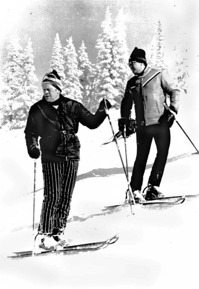 Giống như người tiền nhiệm Eisenhower, Tổng thống Gerald Ford thích nghỉ dưỡng ở bang Colorado. Ông thường tham gia du lịch trượt tuyết cùng gia đình tại Vail.