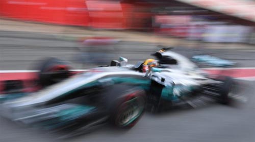 F1 2017 khác biệt: Ngầu hơn, nhanh hơn và hết thời độc bá - 1