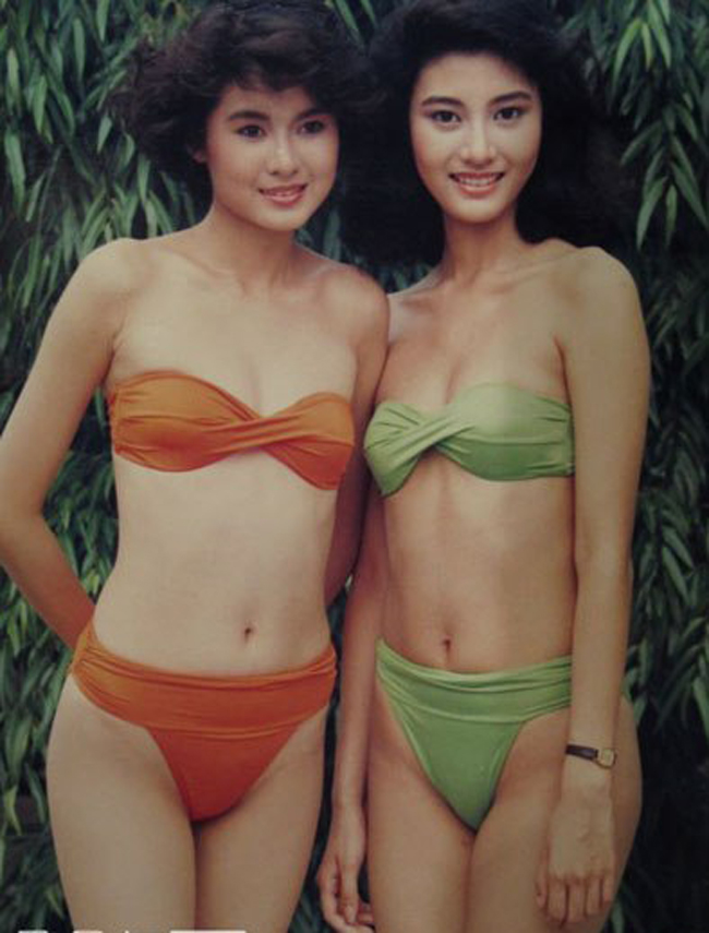 Năm 1988, Trần Thục Lan 19 tuổi, Lý Gia Hân 20 tuổi. Hai người đẹp được sắp xếp đi Thái Lan chụp ảnh áo tắm.