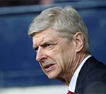 Arsenal khủng hoảng: Xa dần top 4, trò cãi tay bo thầy - 4