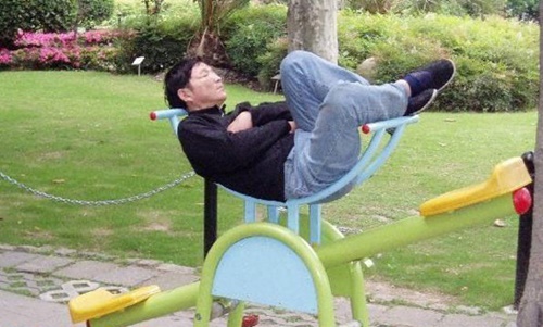 Thích thú công việc chỉ ngủ vẫn kiếm được trăm triệu - 2