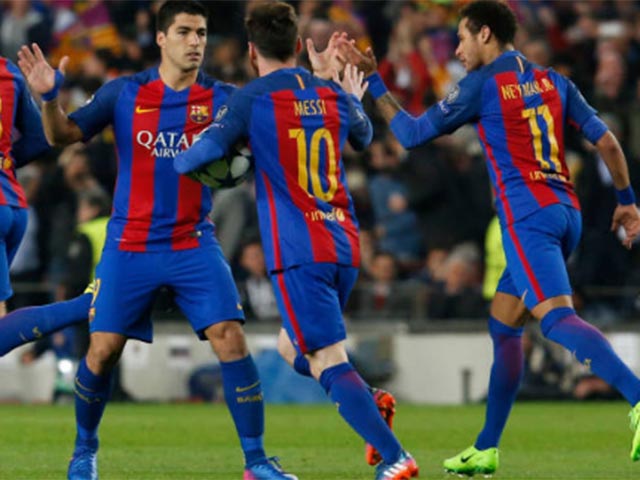 Barca: Khi Messi – Neymar – Suarez là bộ ba “trung vệ”
