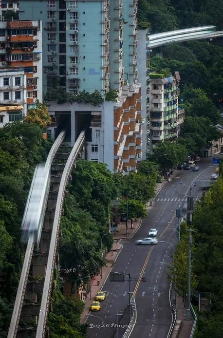 TQ: Vì sao tàu điện trên cao &#34;xuyên thủng&#34; nhà 19 tầng? - 3