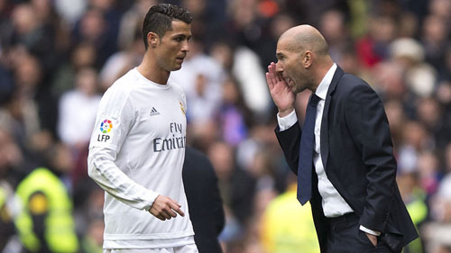 Zidane “đe” Ronaldo: Quyền lực tối thượng của “gã hói” - 1