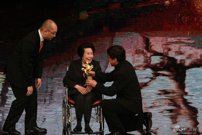 "Võ Tắc Thiên" đầu tiên của màn ảnh TQ qua đời - 2